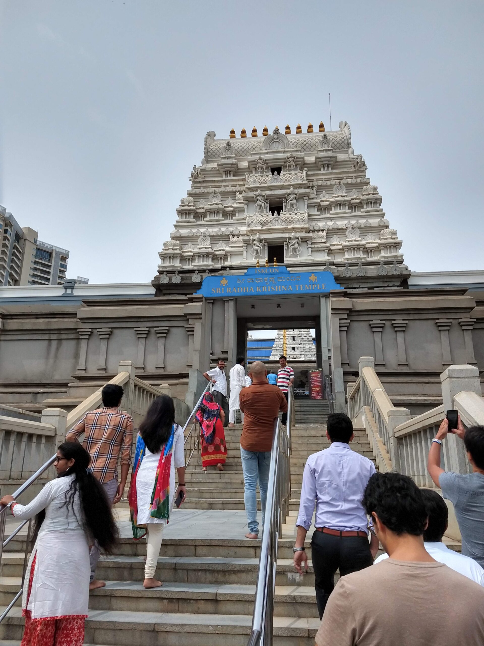 「最近の浅草の売れ線」と掛けて、「インド」ととく。その心は。。。