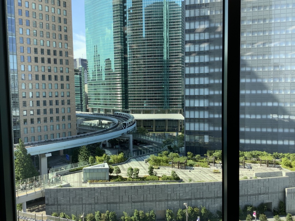 暑い夏、と解いて、引っ越しとかける。その心は