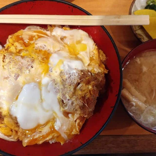 とんかつまるきにて