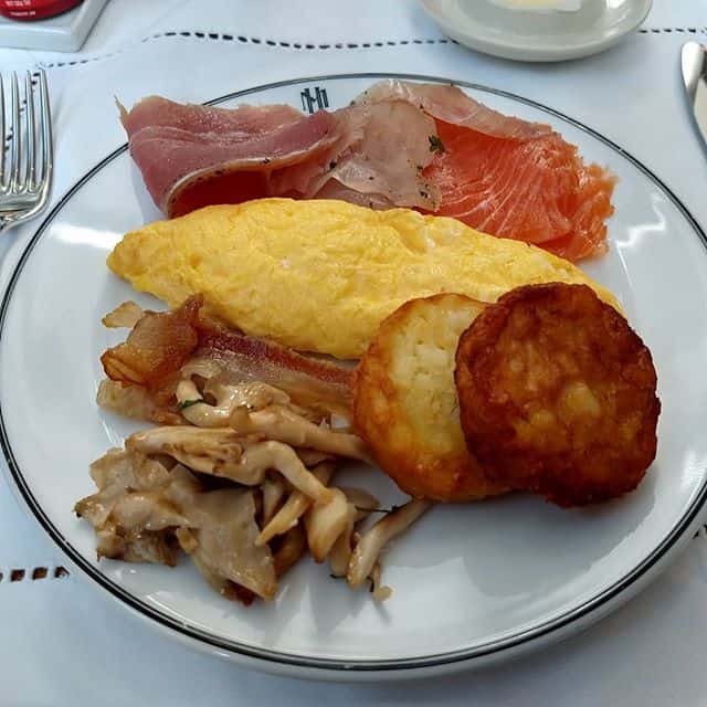 Sofitel Legend Metropole Hanoiにて