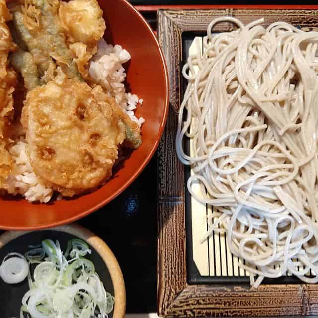 そば処　ことぶきにて