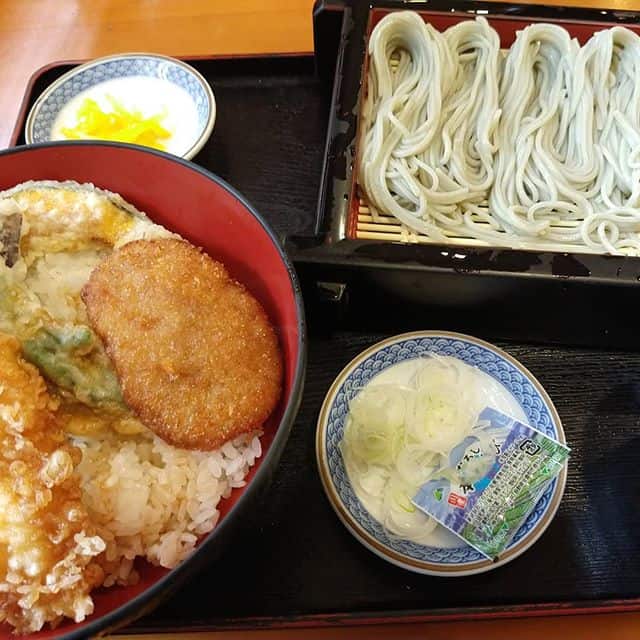 こんごう庵 神保町店にて
