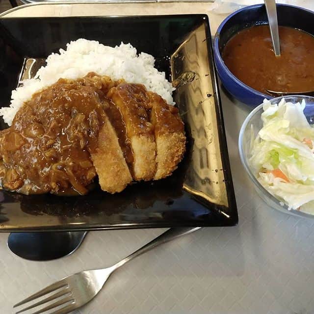BOND ボンドにて