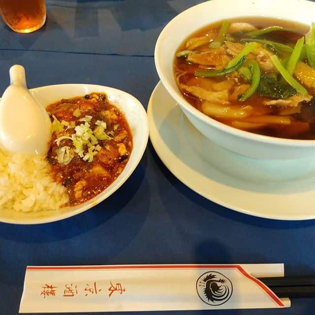 東京酒楼にて