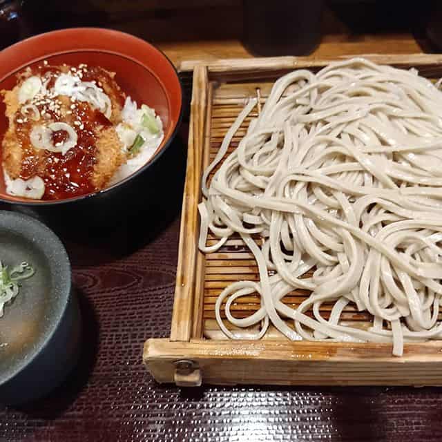 嵯峨谷 神保町店にて